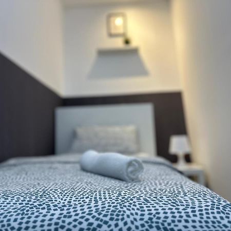Traveller Partition Room In Al Barsha 1 Near Metro Dubai Exteriör bild