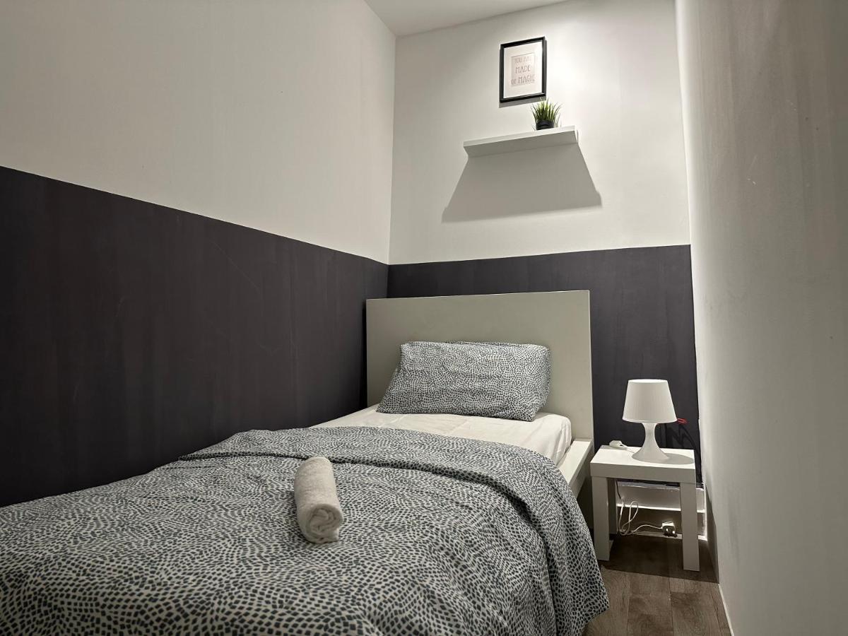 Traveller Partition Room In Al Barsha 1 Near Metro Dubai Exteriör bild