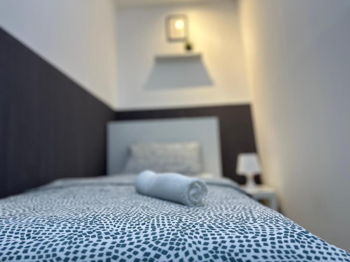 Traveller Partition Room In Al Barsha 1 Near Metro Dubai Exteriör bild